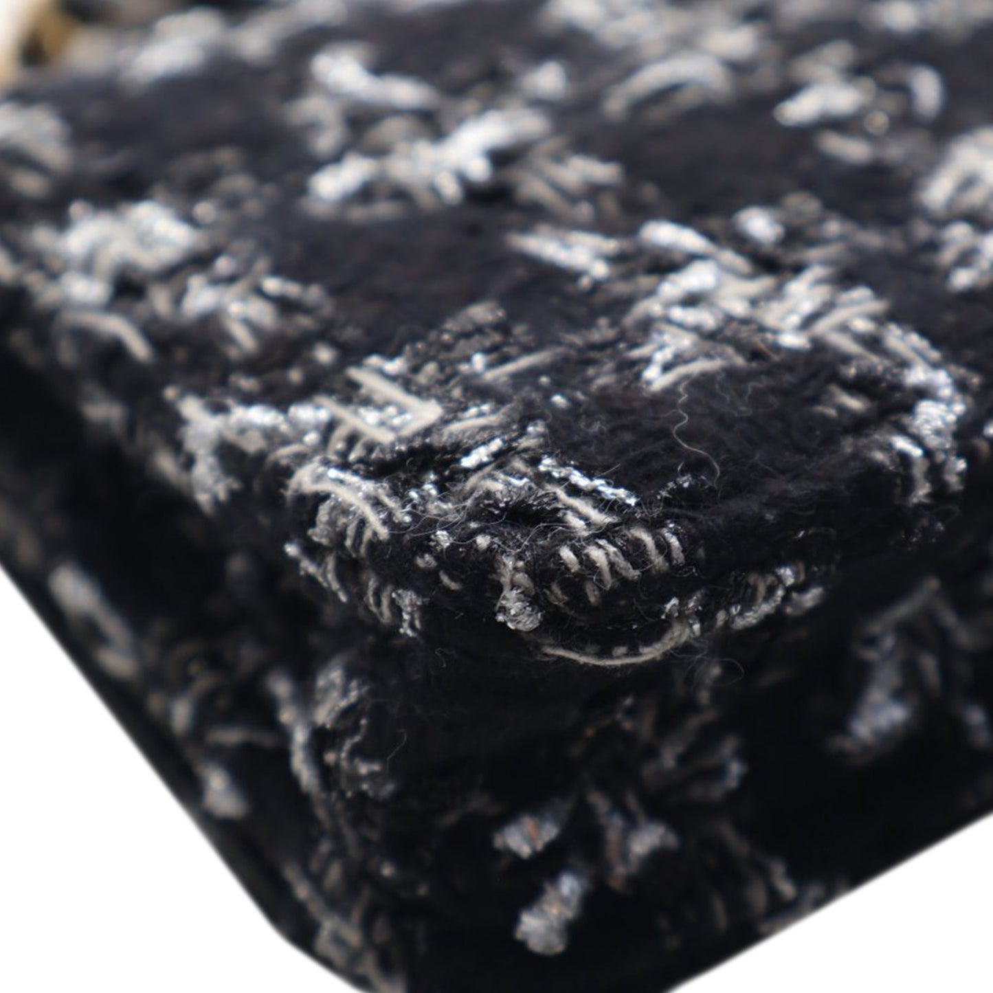 Tweed 19 Wallet On Chain