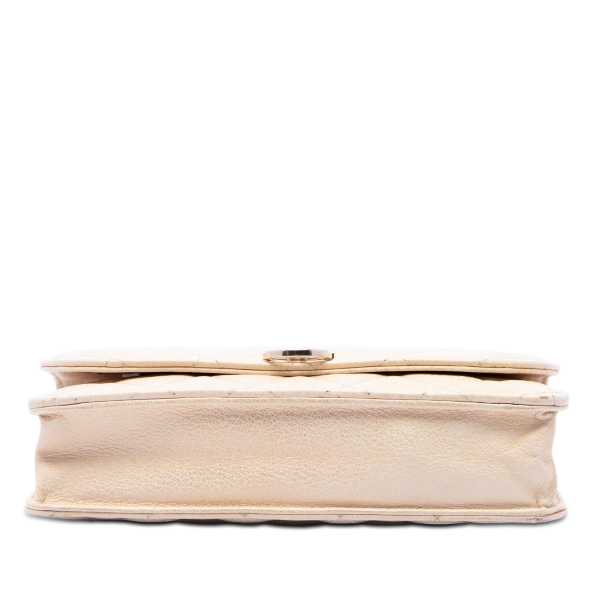 Chanel Round CC Quilted Calfskin Flip Lock Wallet On Chain