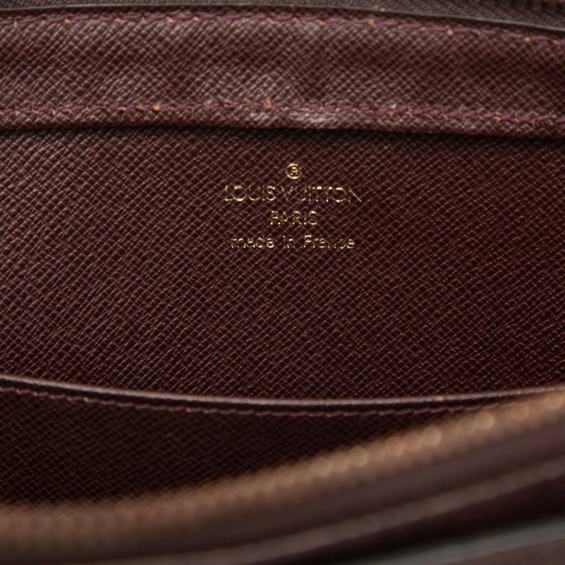 Louis Vuitton Taiga Pochette Baikal