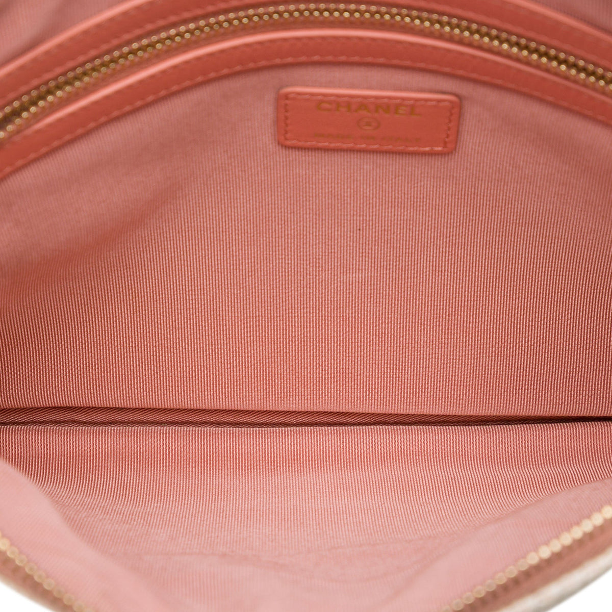 Chanel Medium Raffia Deauville O Case Clutch — Beige