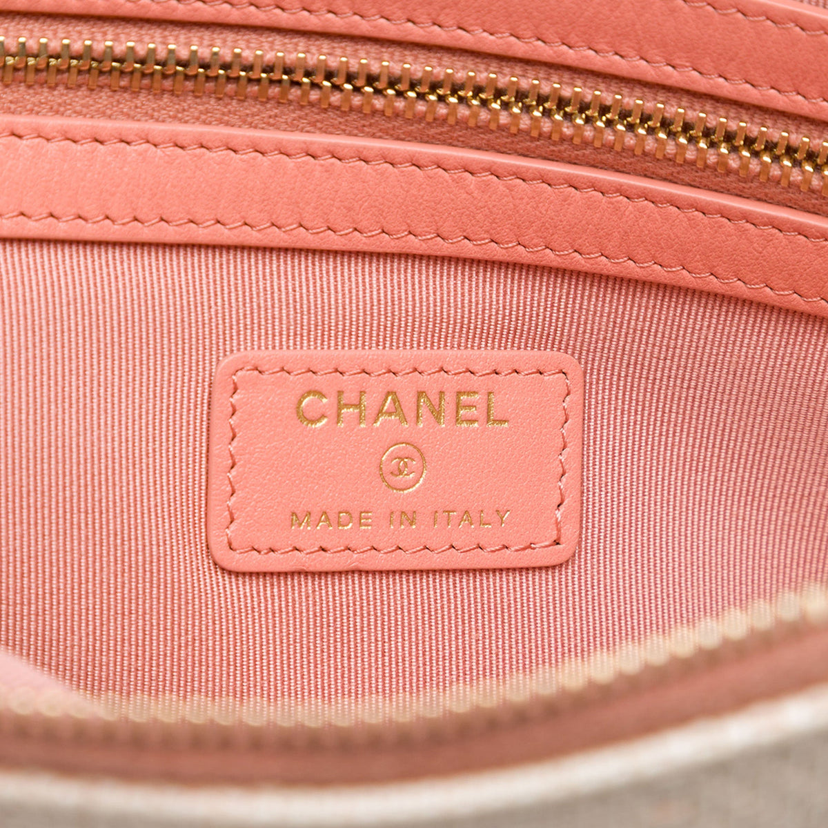 Chanel Medium Raffia Deauville O Case Clutch — Beige