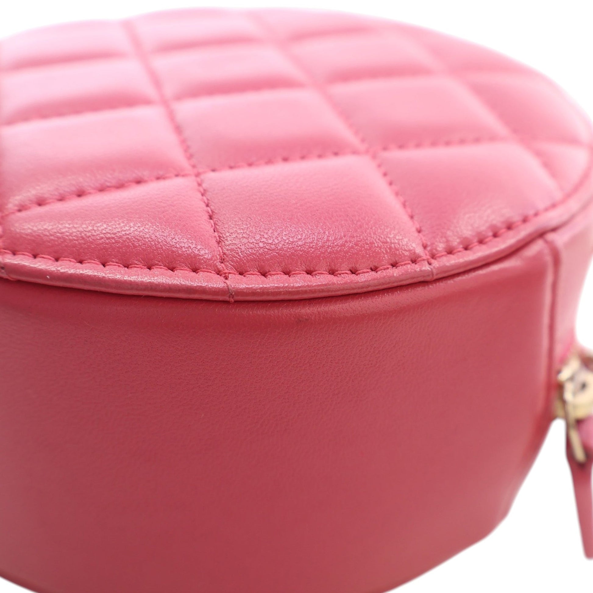 Chanel CC Quilted Lambskin Lucky Charms Round Clutch with Chain