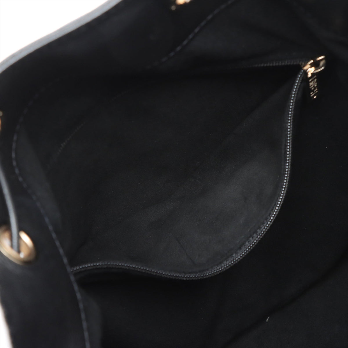 Chanel CC Caviar Deauville Drawstring Bucket Bag — Black