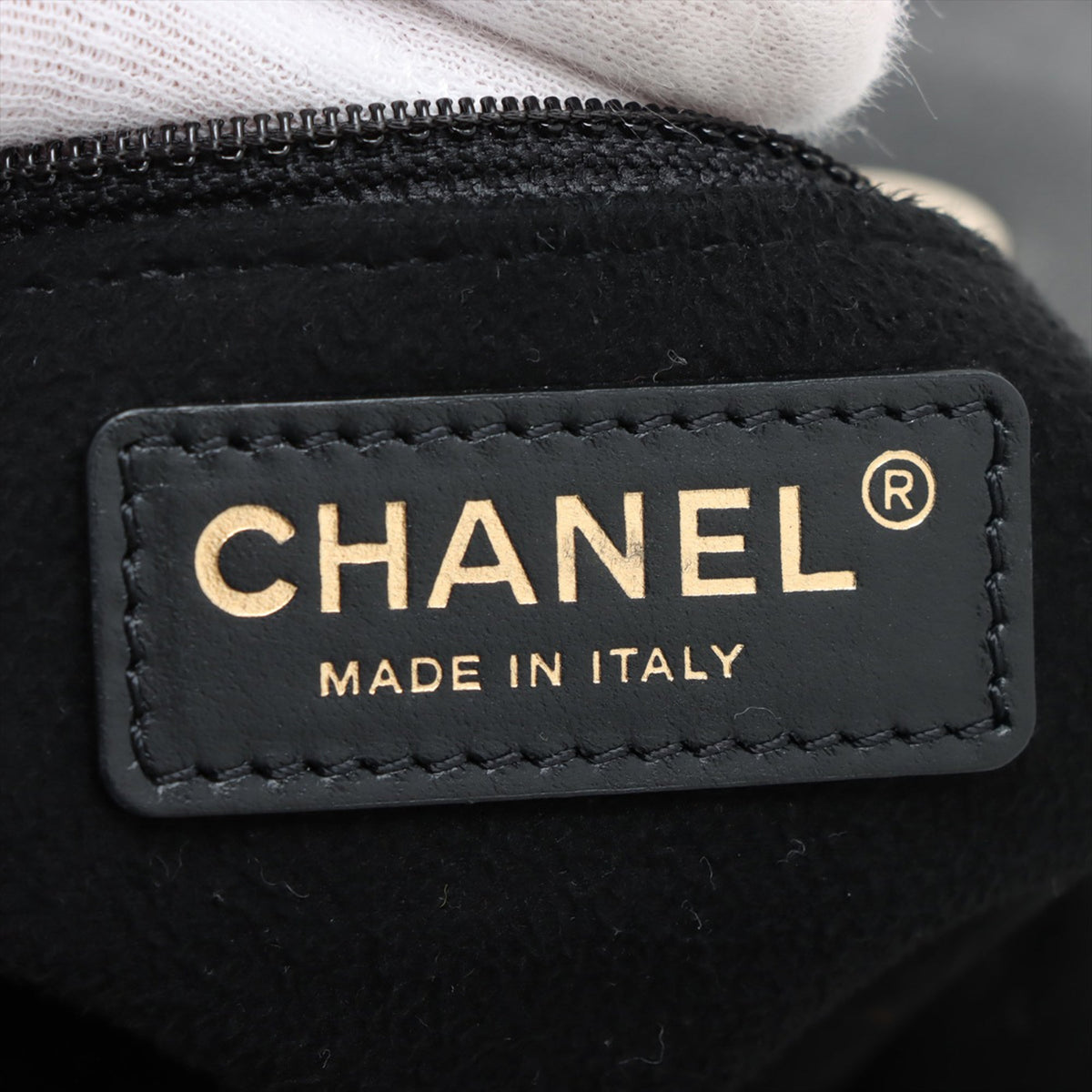 Chanel CC Caviar Deauville Drawstring Bucket Bag — Black