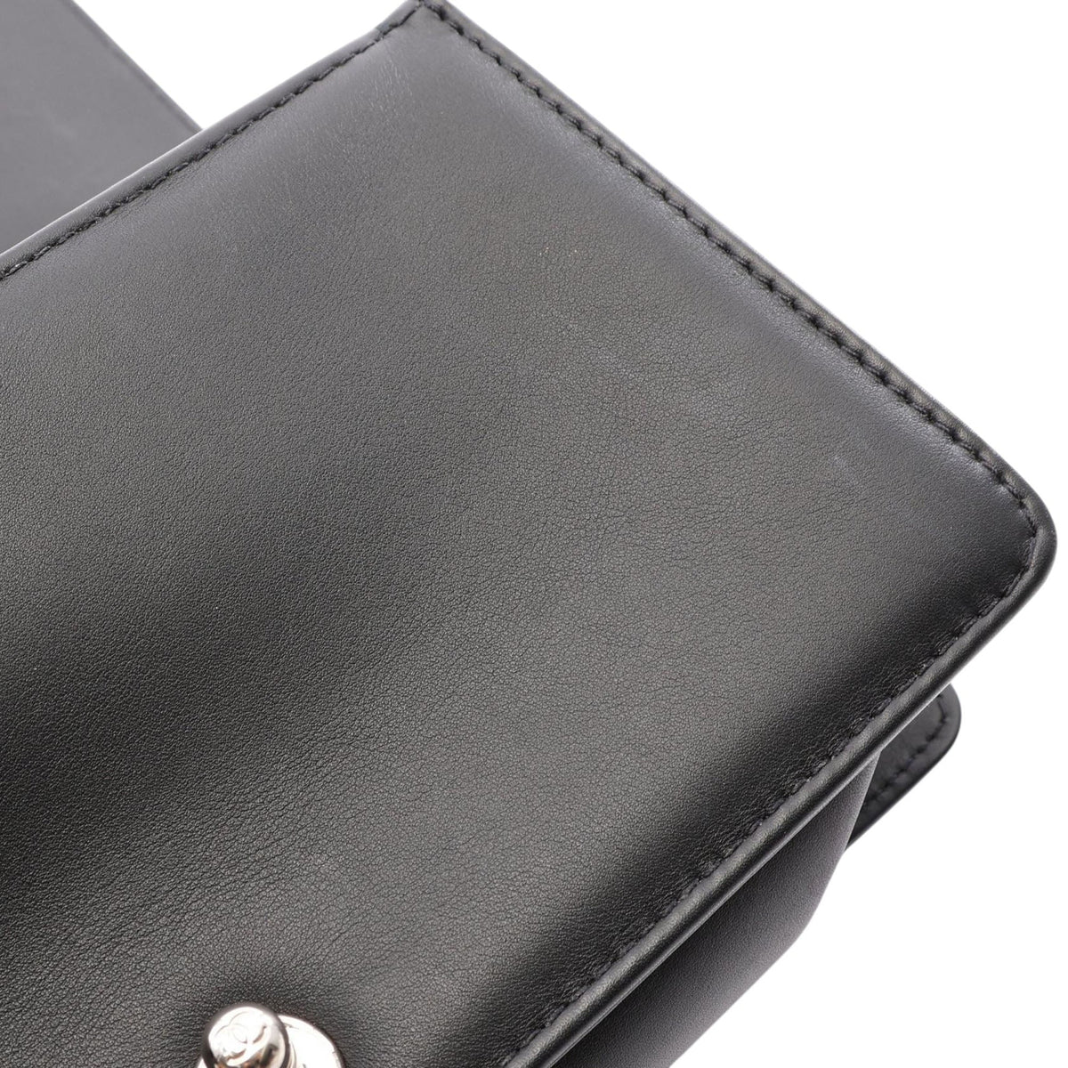 Chanel Old Medium Sequined Lambskin Boy Flap — Black