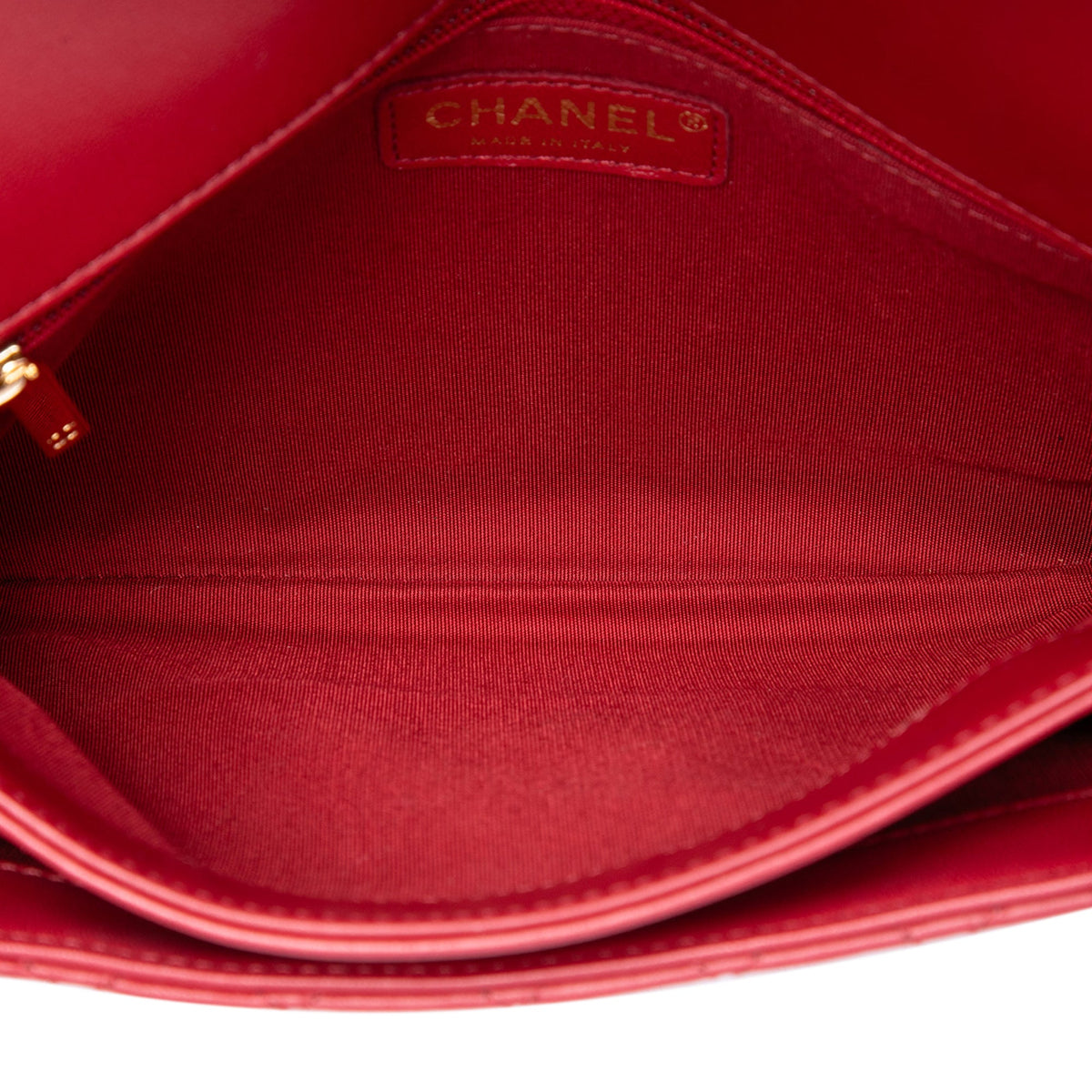 Chanel Quilted Lambskin CC Unchained Flap — Red