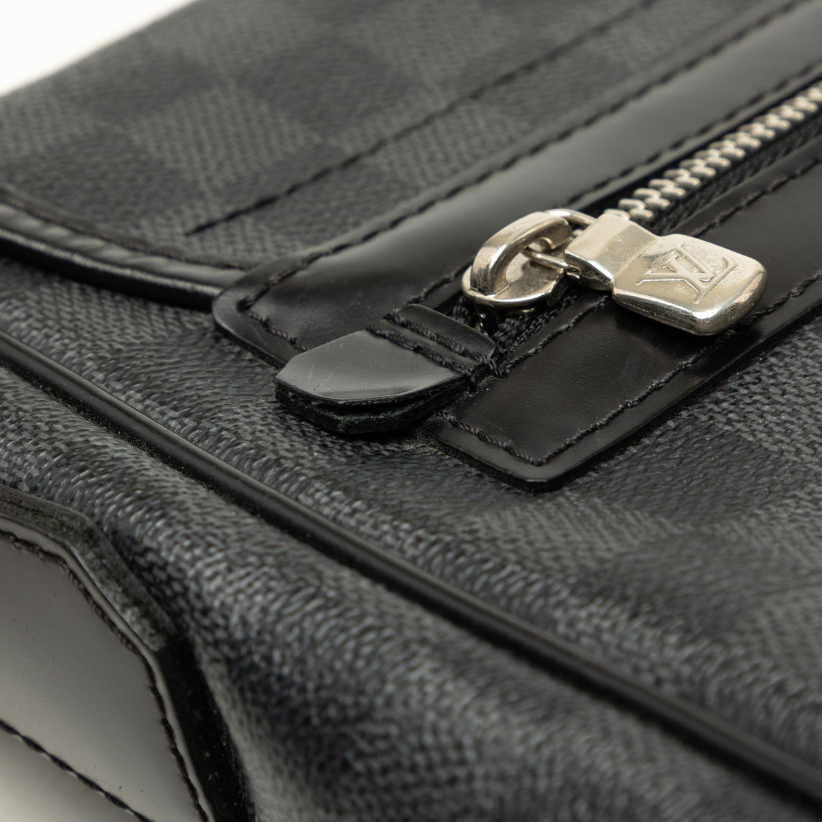 Louis Vuitton Damier Graphite Daniel MM