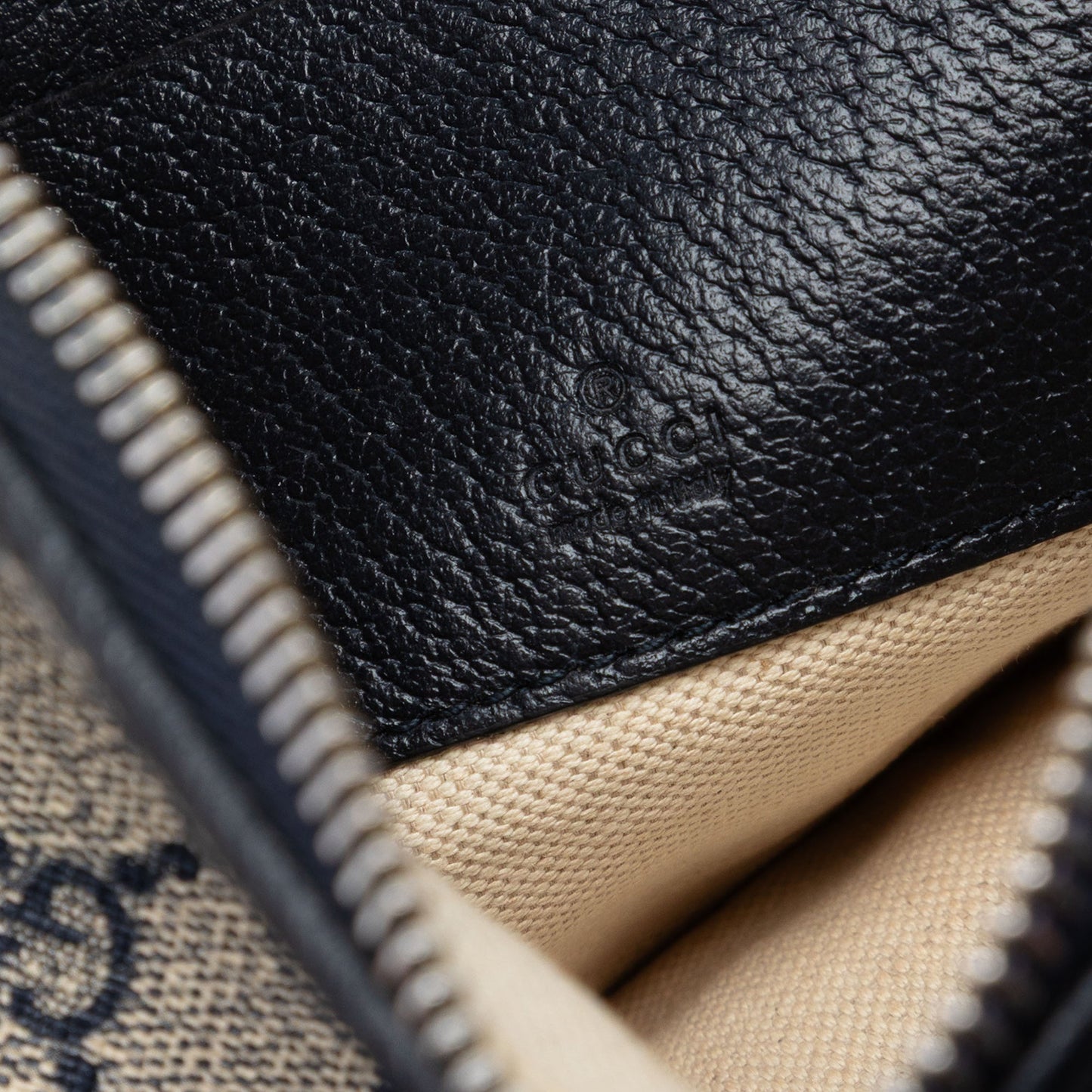 Gucci GG Supreme Web Ophidia Clutch