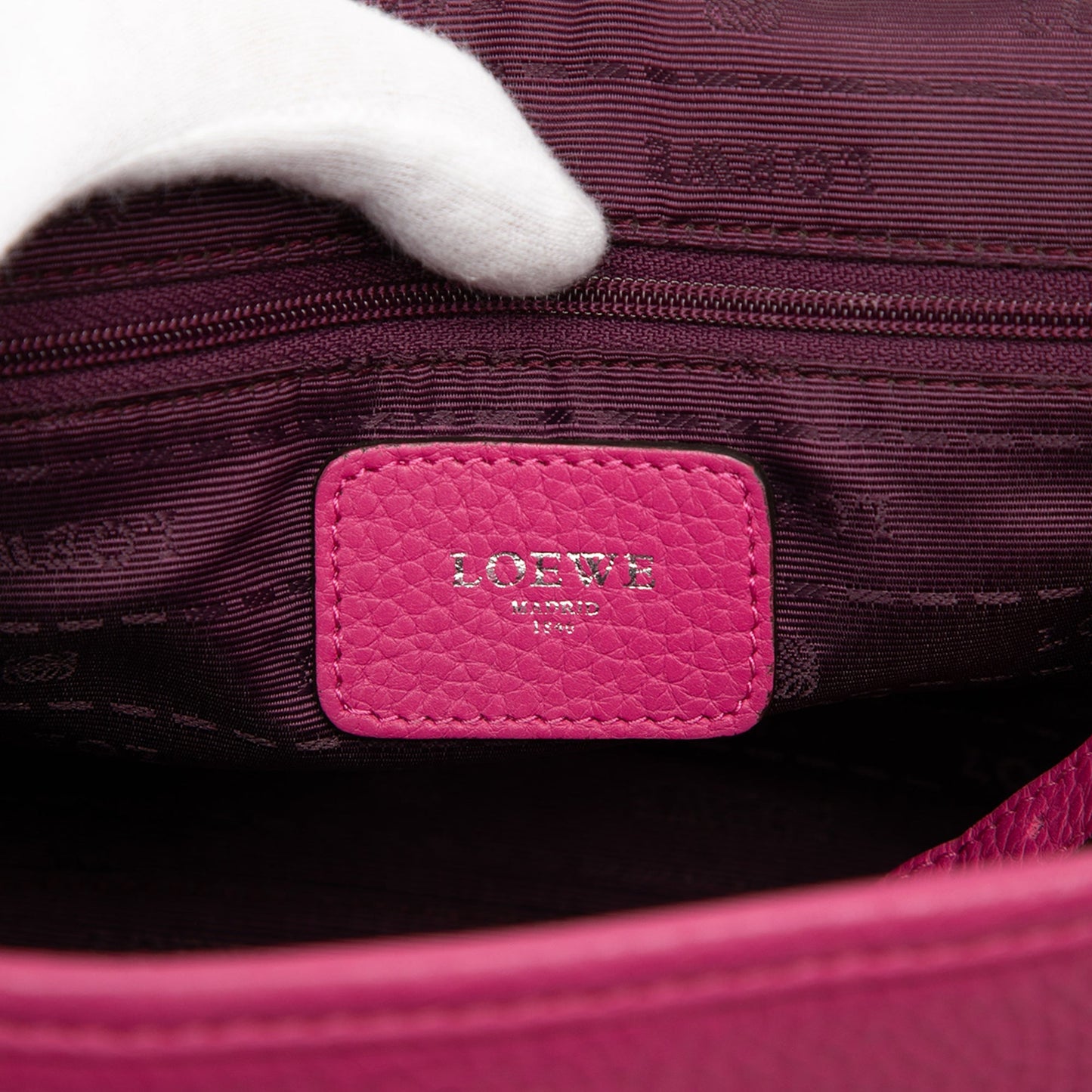 LOEWE Leather Alamo 28