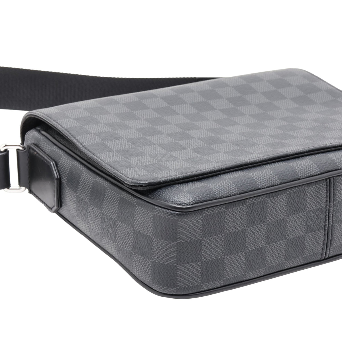 Louis Vuitton Damier Graphite District PM