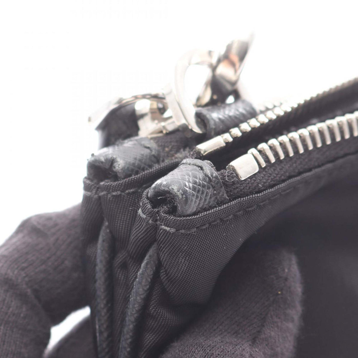 Prada Re-Edition 2000 Crossbody Bag