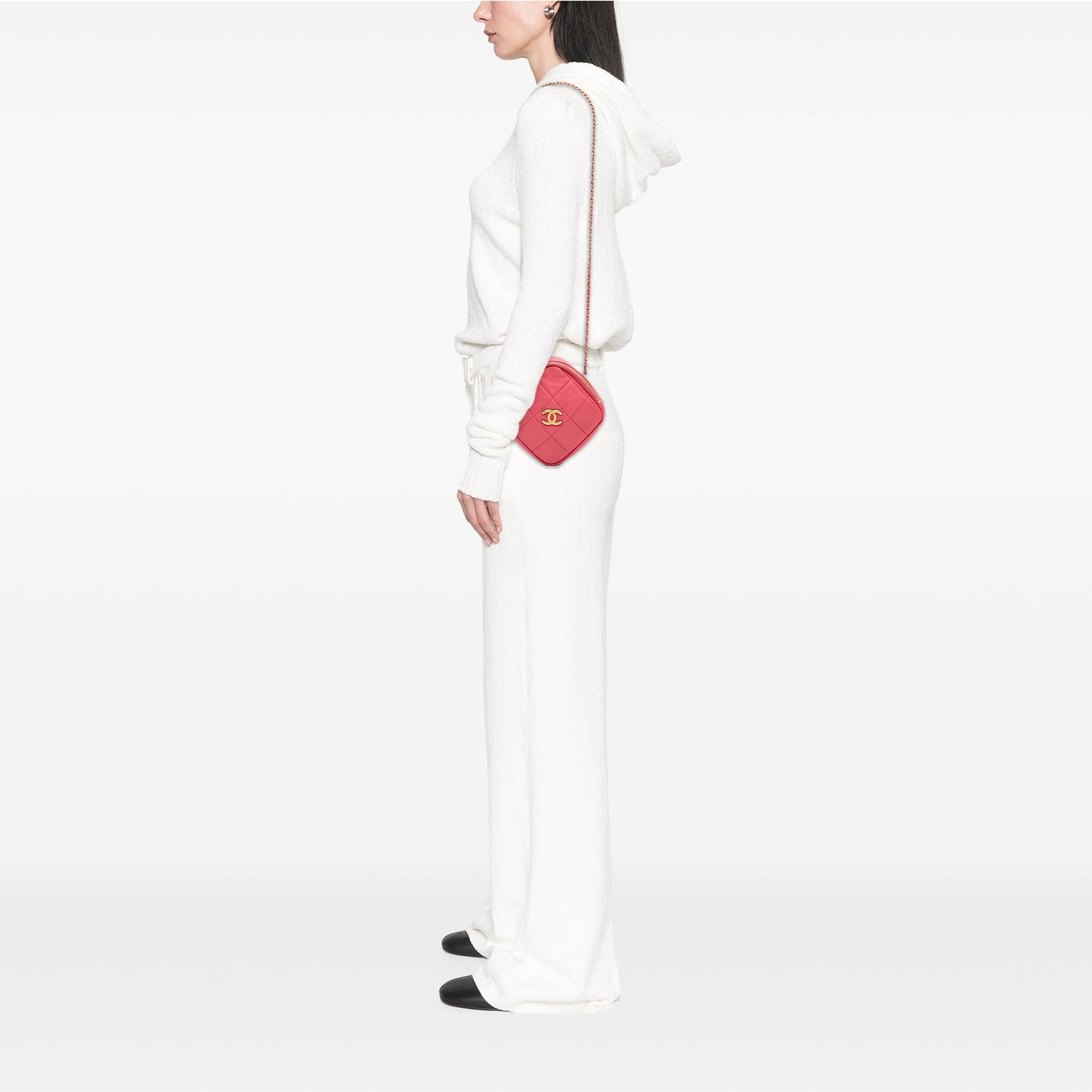 Chanel CC Quilted Lambskin Diamond Clutch with Chain