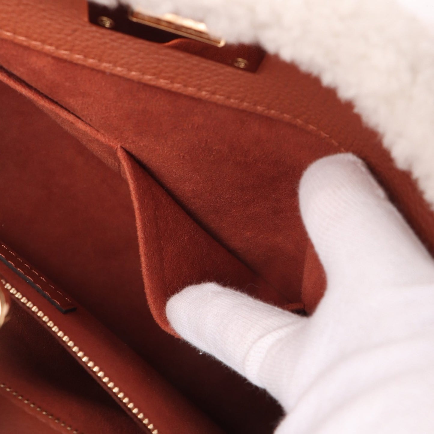Louis Vuitton Monogram Tuftage On My Side MM