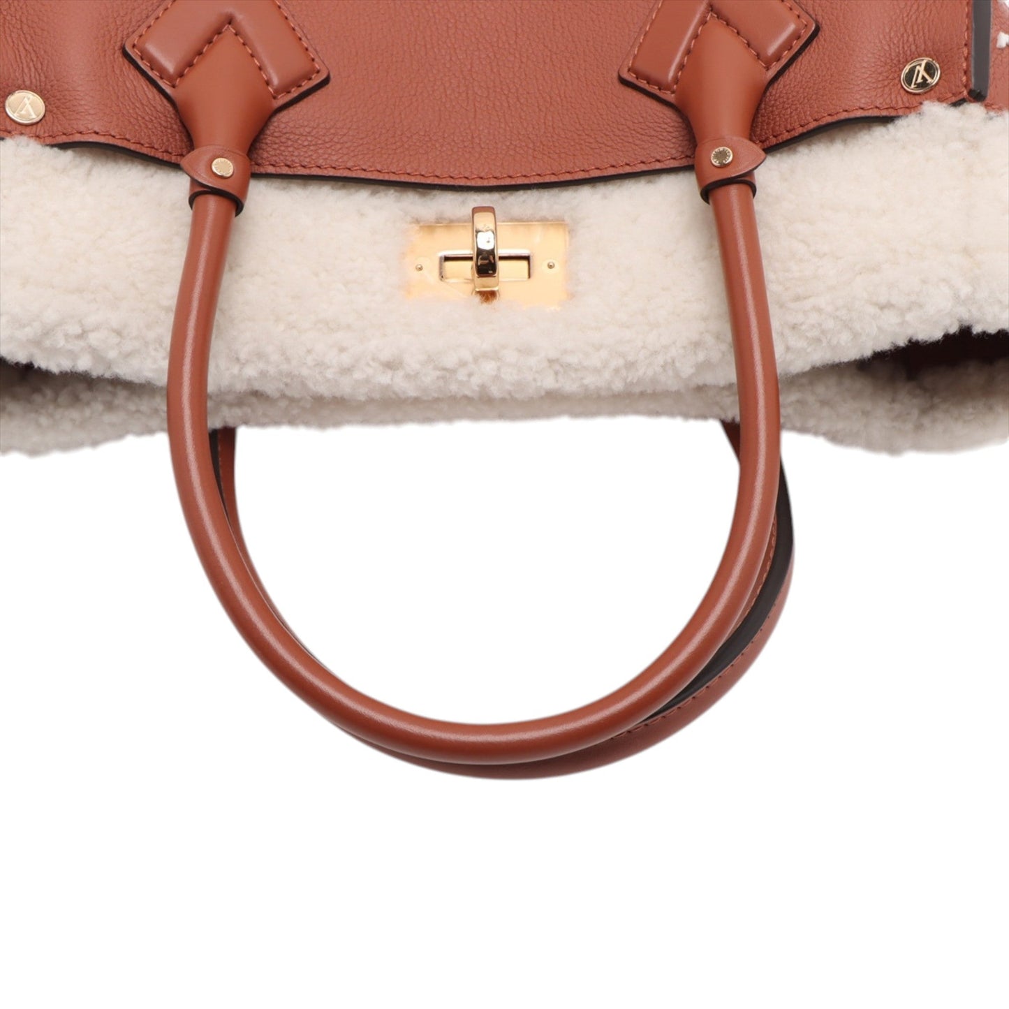 Louis Vuitton Monogram Tuftage On My Side MM