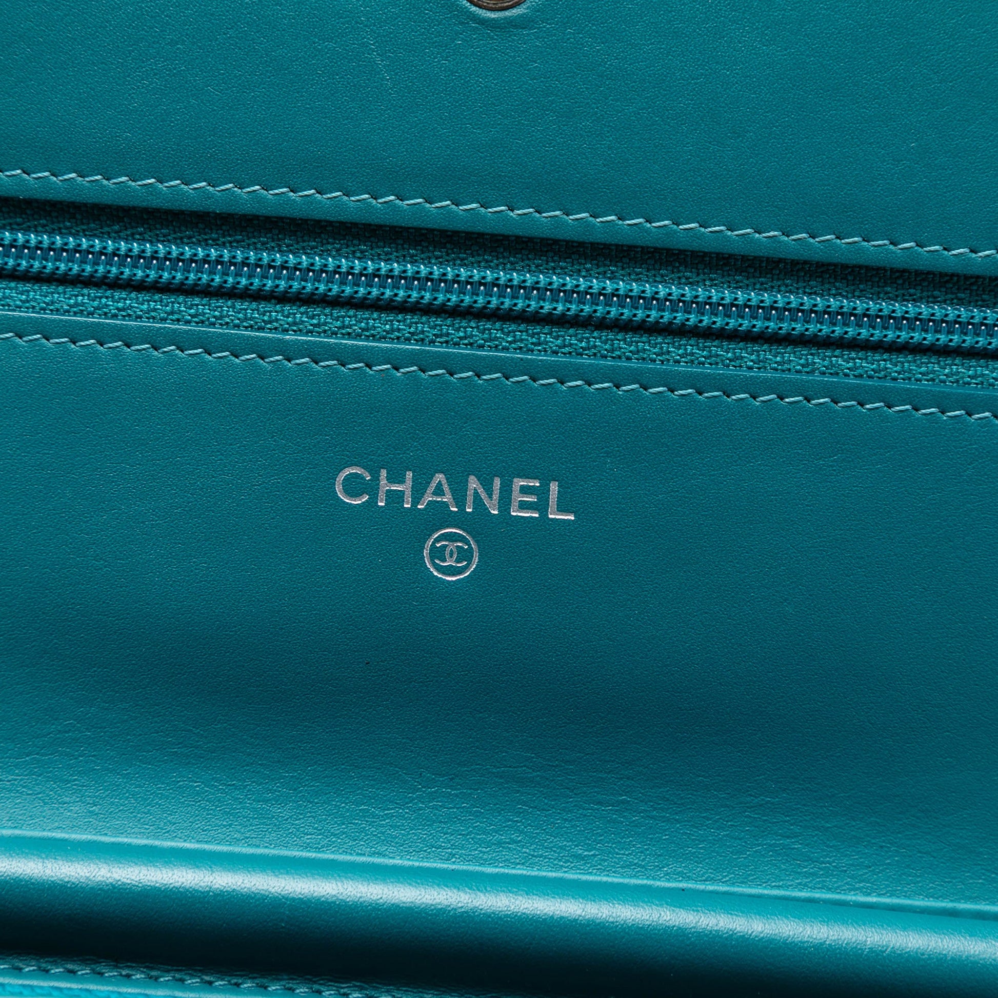 Chanel CC Caviar Wallet On Chain