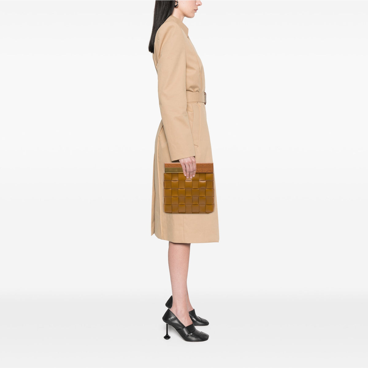 Bottega Veneta Lambskin Maxi Intrecciato The Snap Clutch