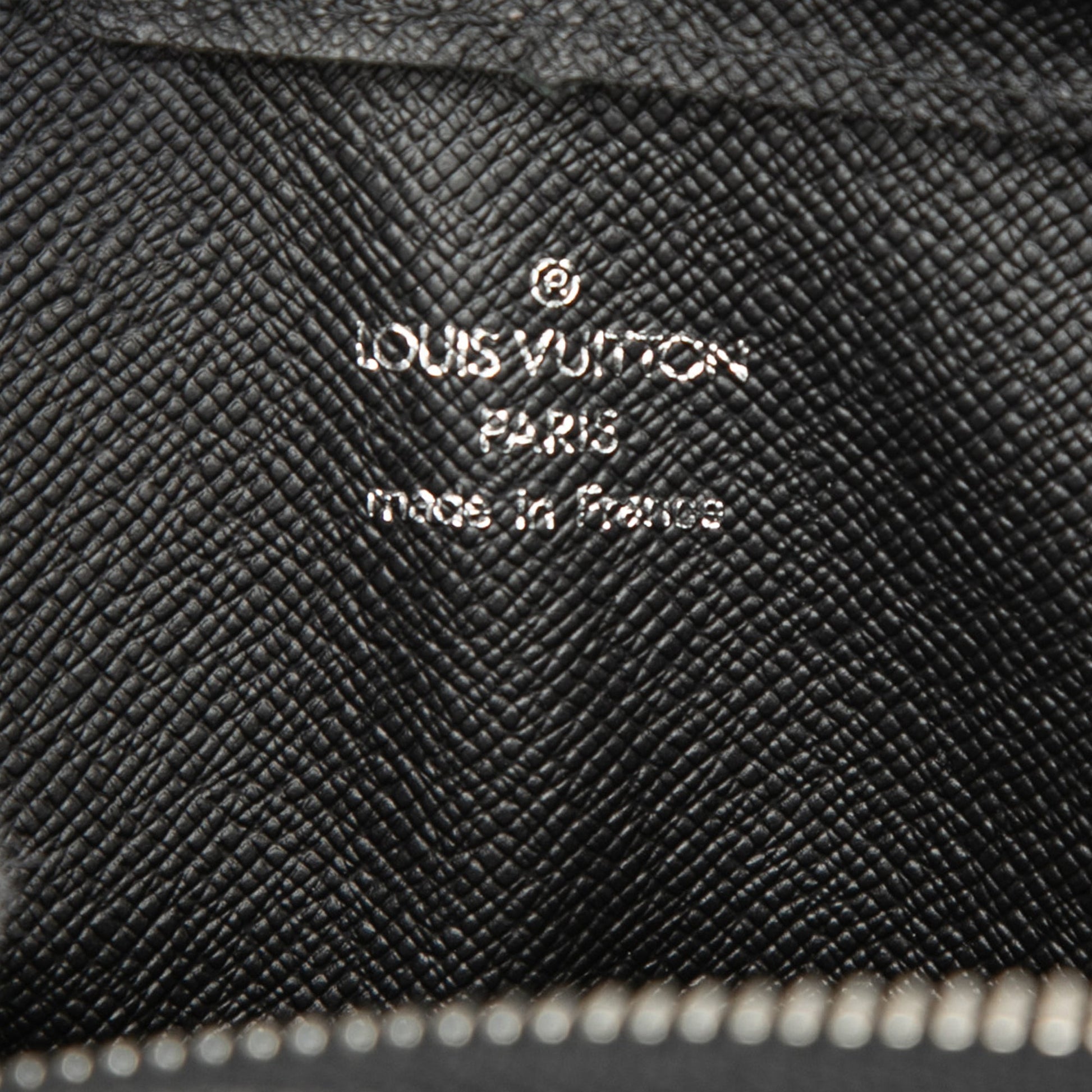 Louis Vuitton Taiga Pochette Baikal