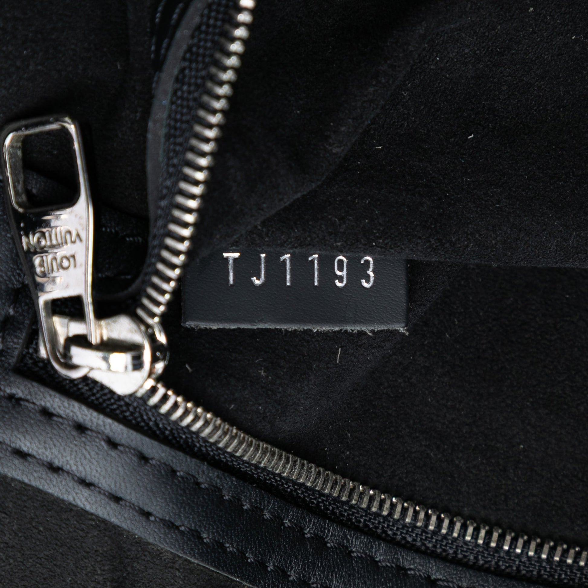 Louis Vuitton Epi Pochette Jour GM