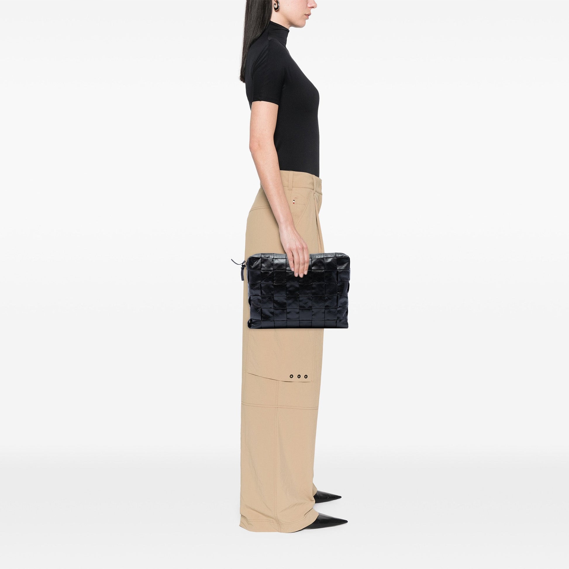 Bottega Veneta Paper Calfskin Maxi Intrecciato Cassette Clutch