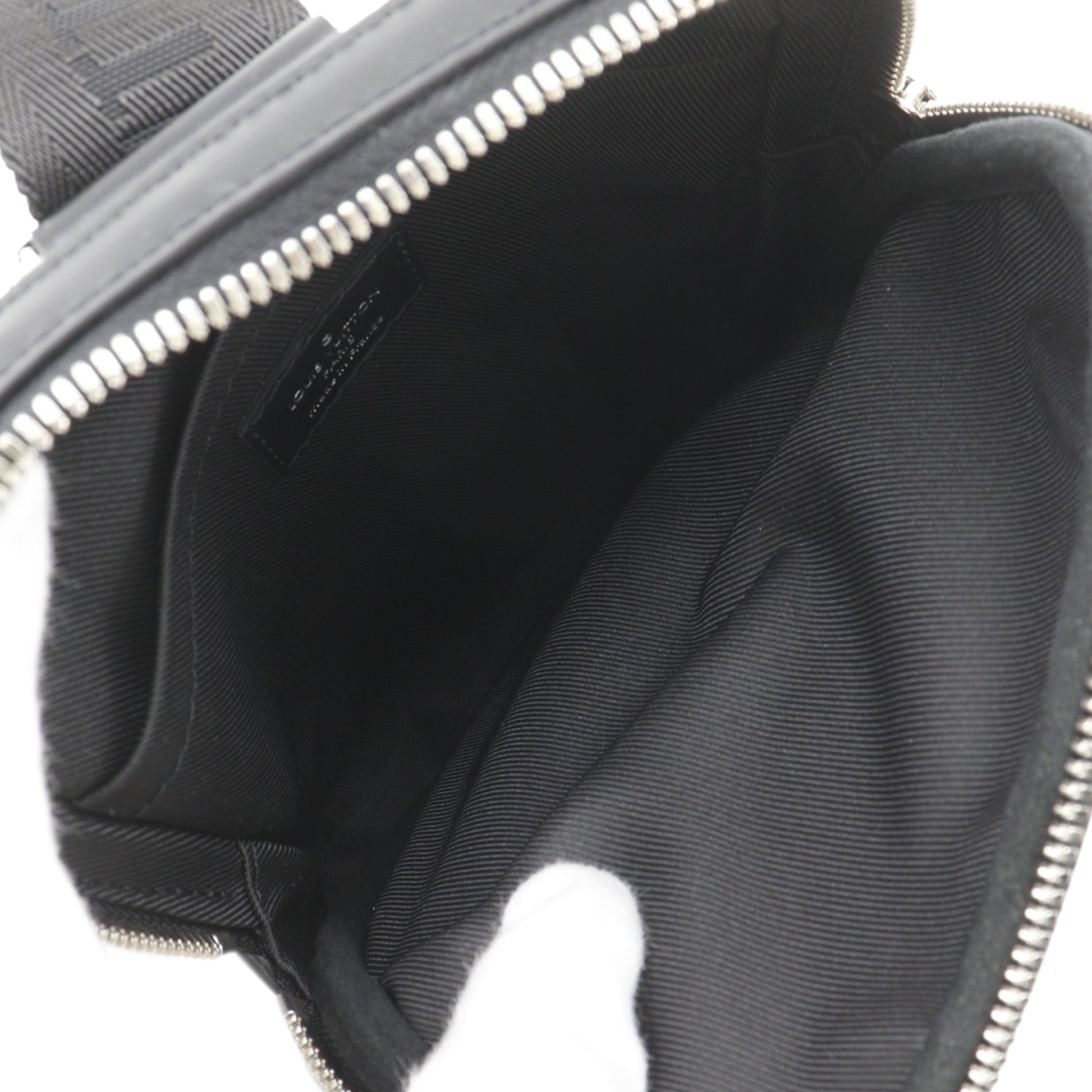Louis Vuitton Damier Graphite 3D Amazone Sling Bag