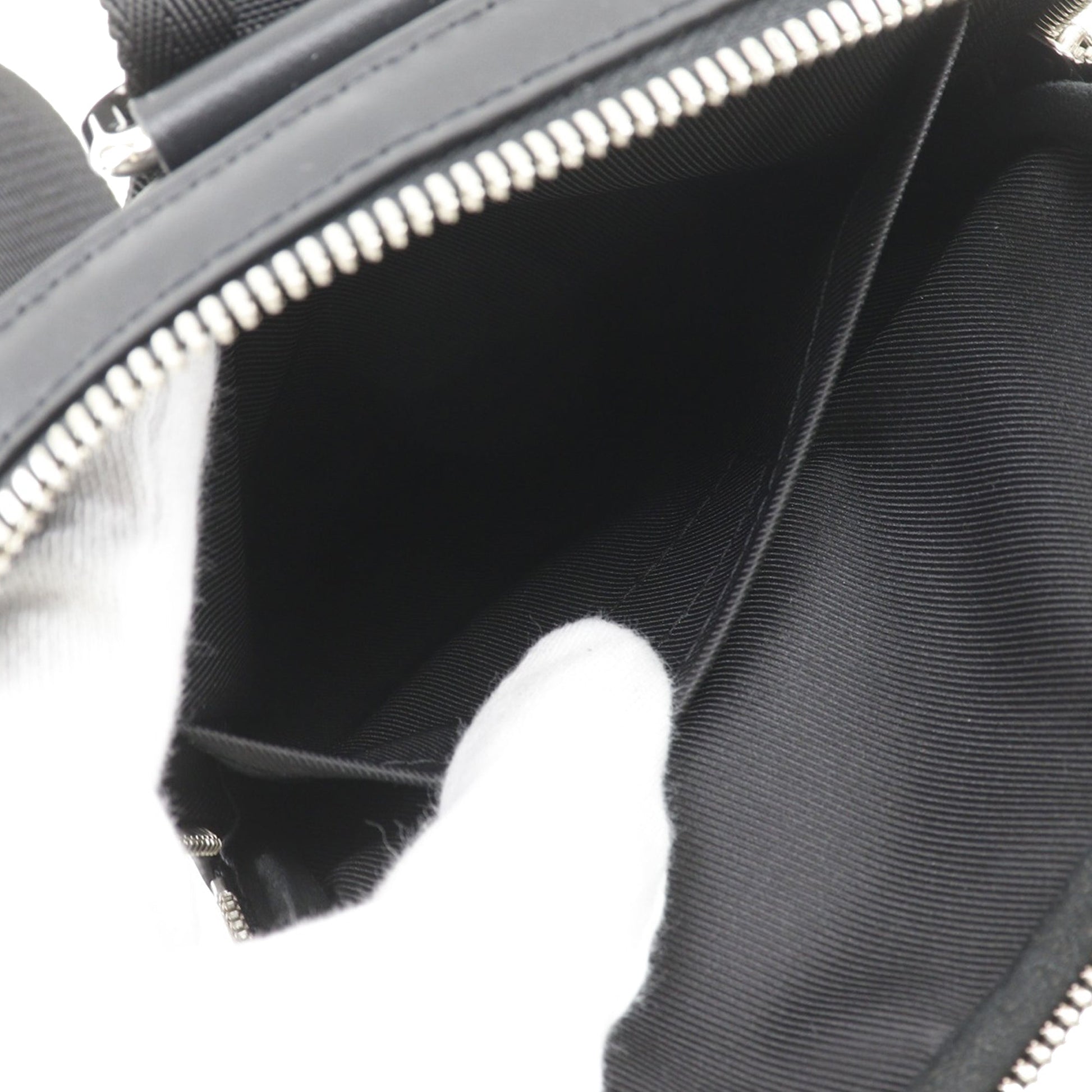 Louis Vuitton Damier Graphite 3D Amazone Sling Bag