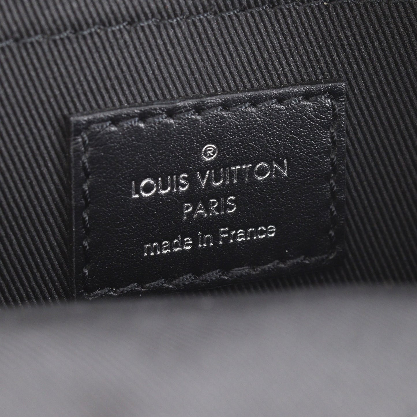 Louis Vuitton Damier Graphite 3D Amazone Sling Bag