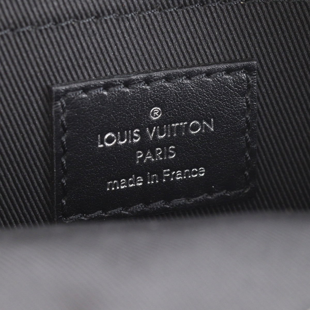 Louis Vuitton Damier Graphite 3D Amazone Sling Bag