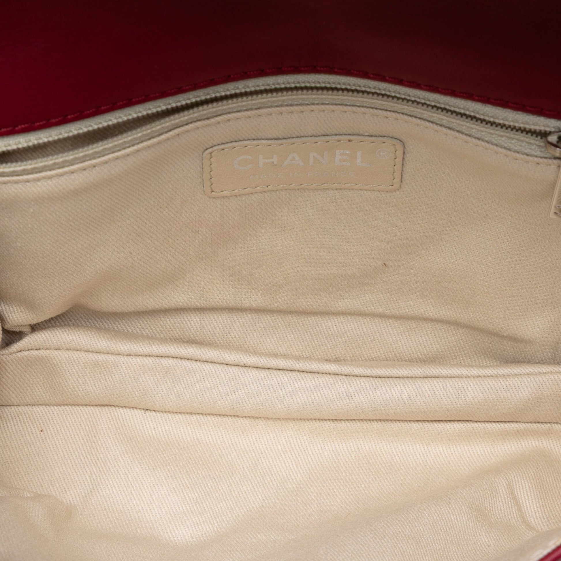 Chanel Quilted Calfskin Double Stitch Hamptons Clutch with Chain