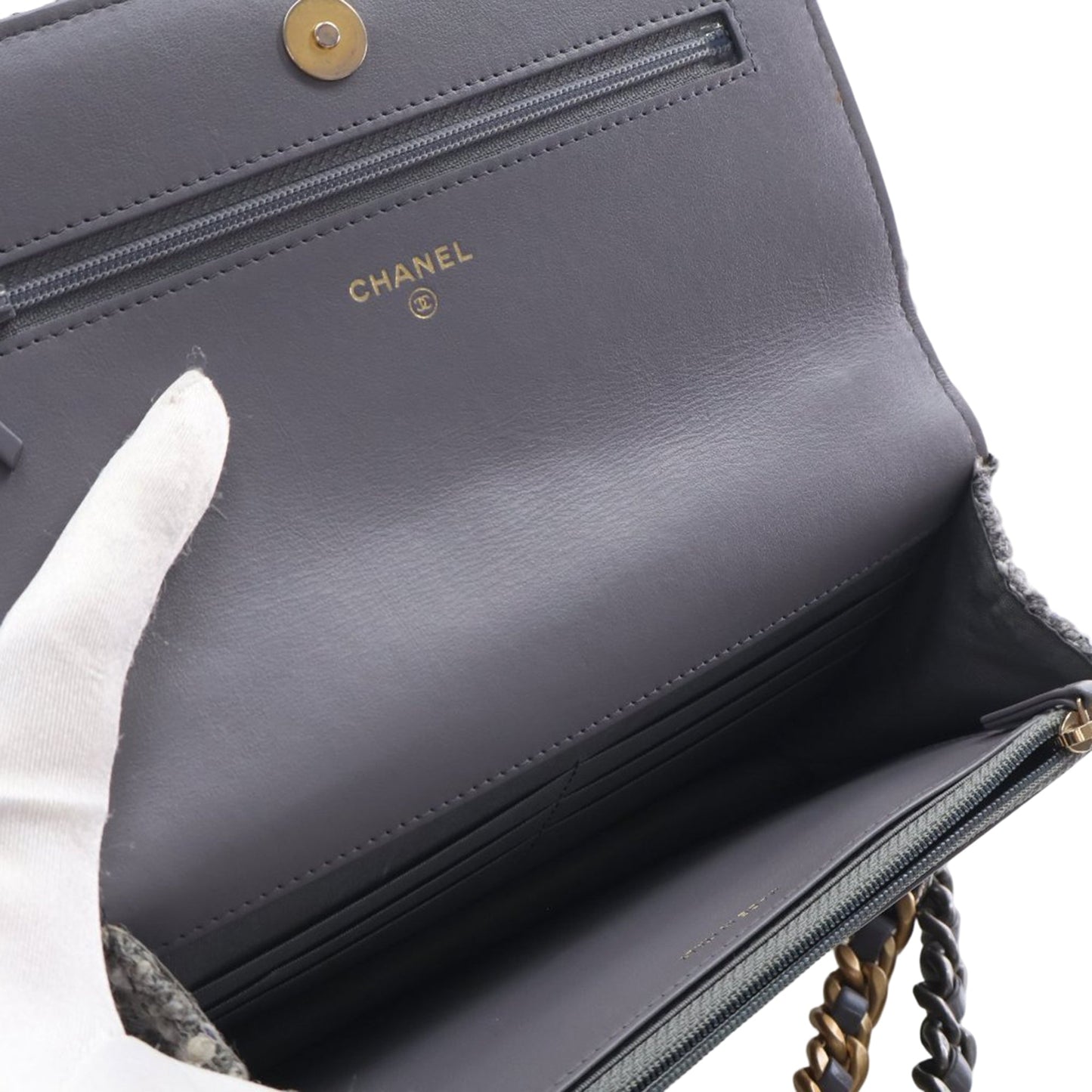 Chanel Tweed 19 Wallet On Chain