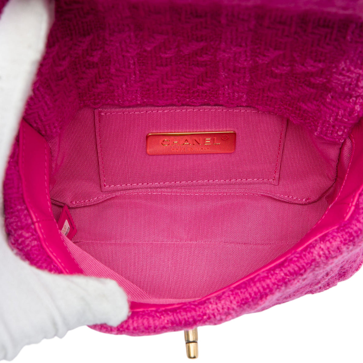 Chanel Tweed 19 Belt Bag — Pink