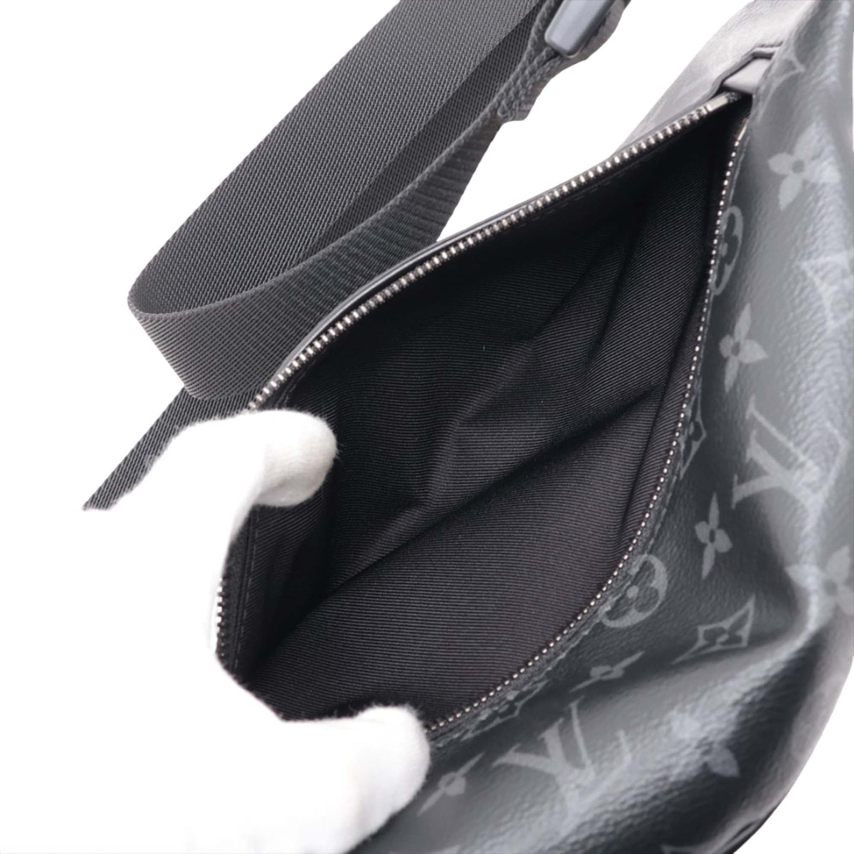 Louis Vuitton Monogram Eclipse Discovery Bumbag PM — Black