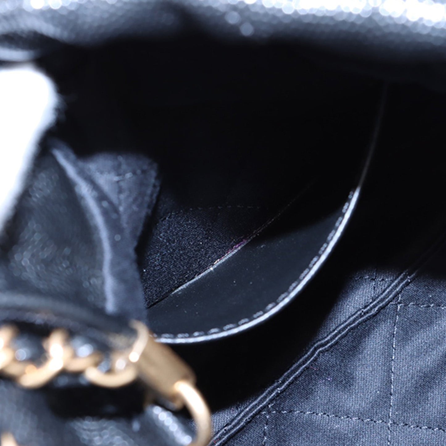 Chanel Mini Shiny Caviar 22 Handbag