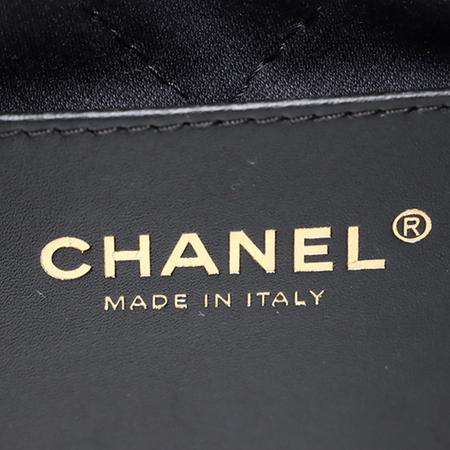 Chanel Mini Shiny Caviar 22 Handbag