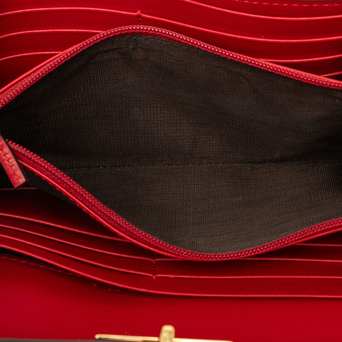 Gucci Guccissima Padlock Wallet On Chain — Red