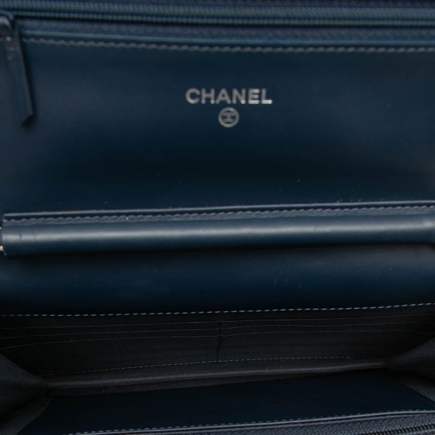 Chanel CC Caviar Wallet On Chain
