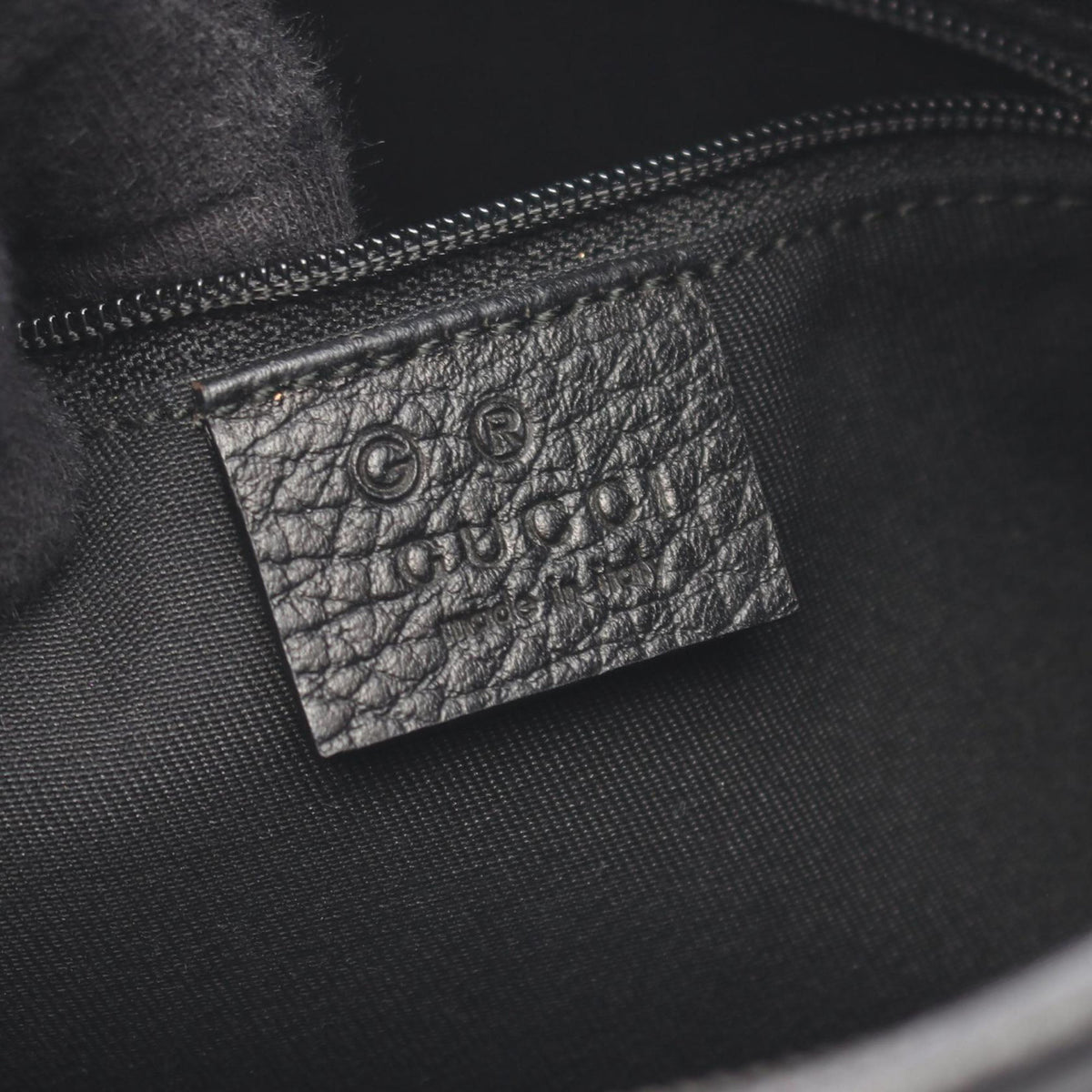 Gucci Abbey Leather Shoulder Bag — Black