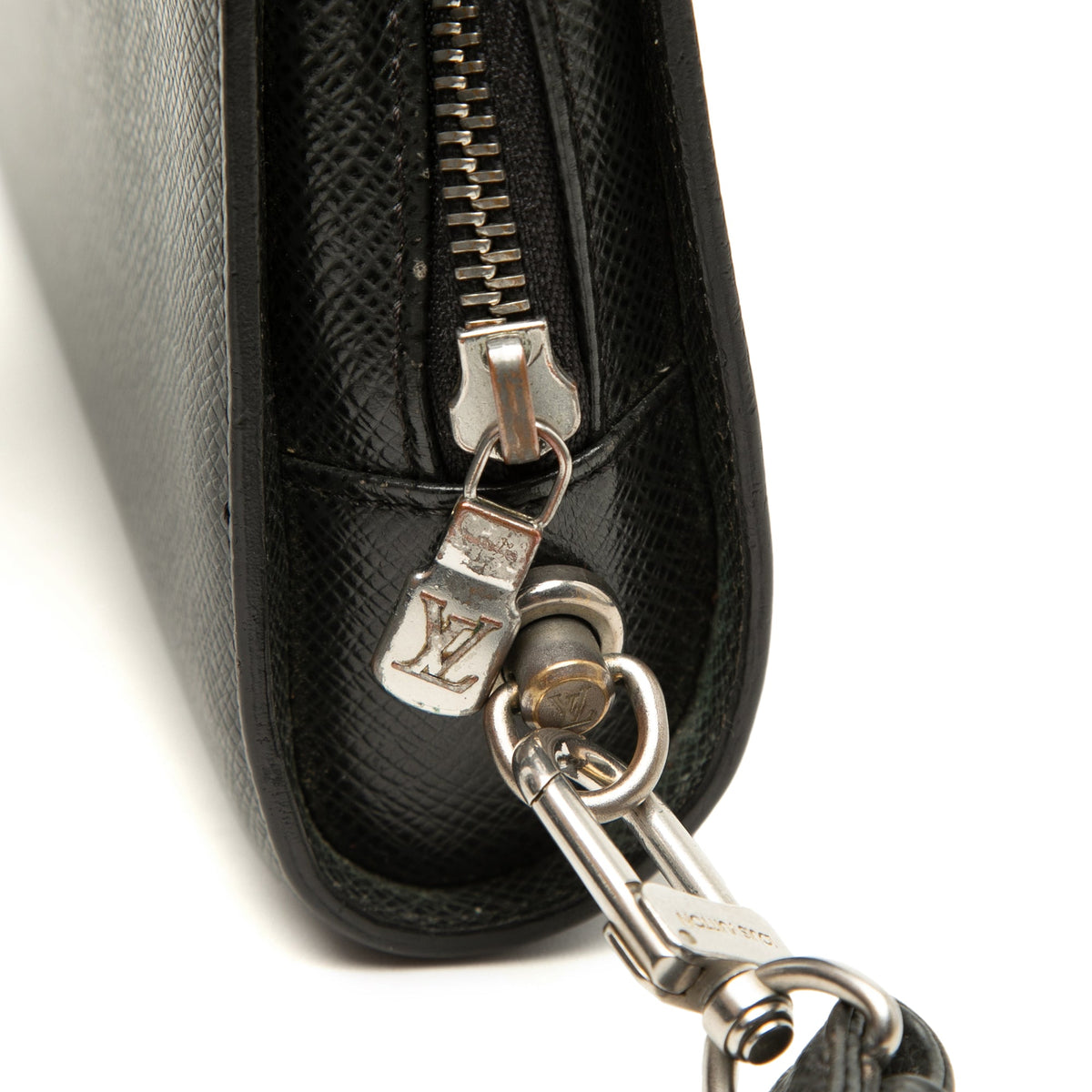 Louis Vuitton Taiga Pochette Baikal