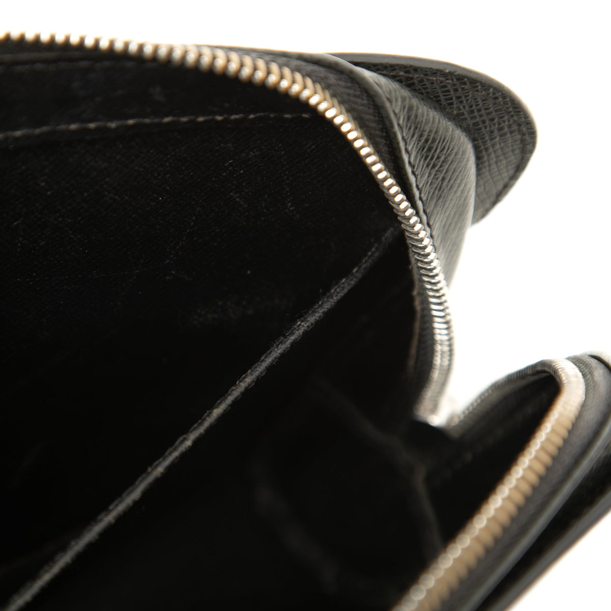 Louis Vuitton Taiga Pochette Baikal