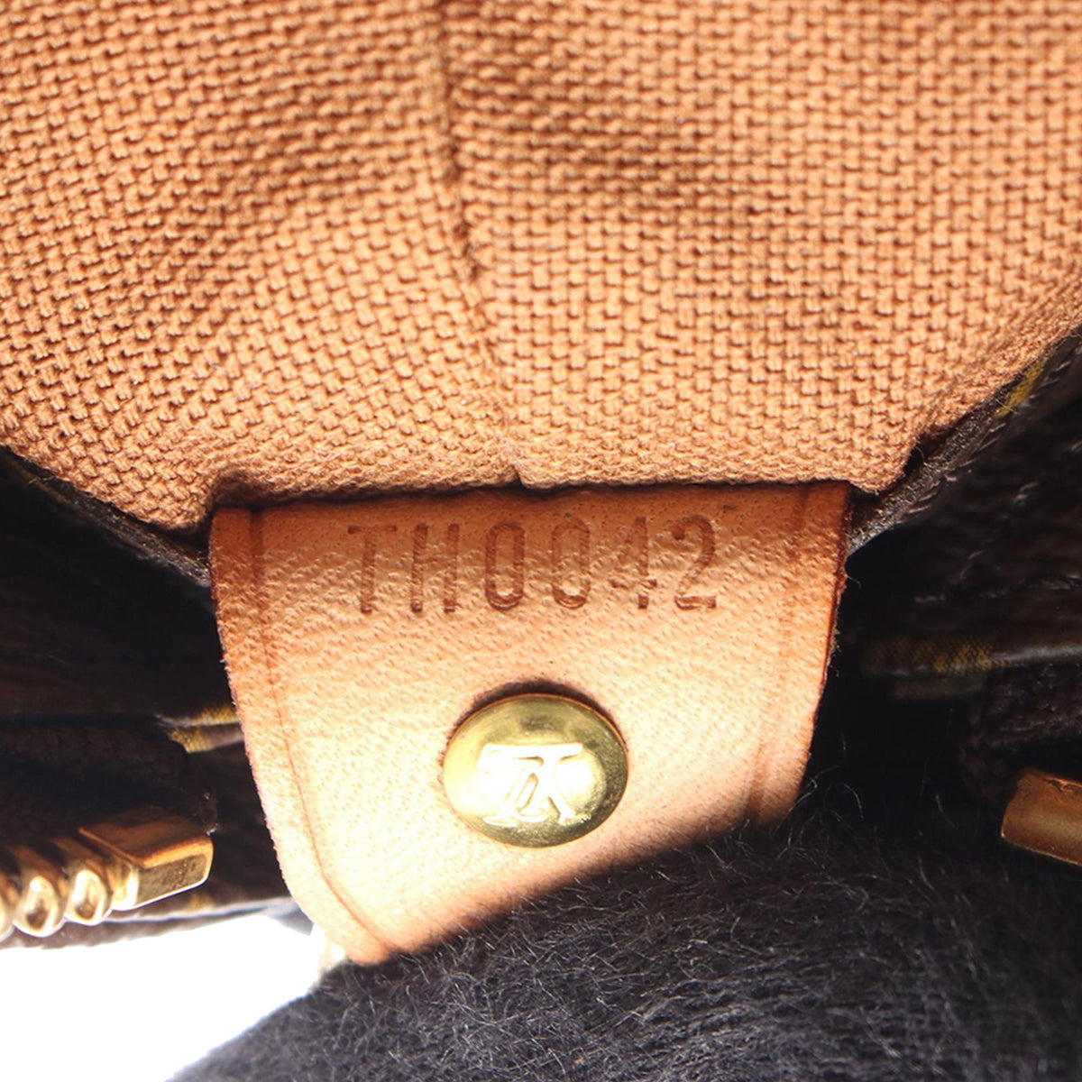 Louis Vuitton Monogram Cabas Mezzo