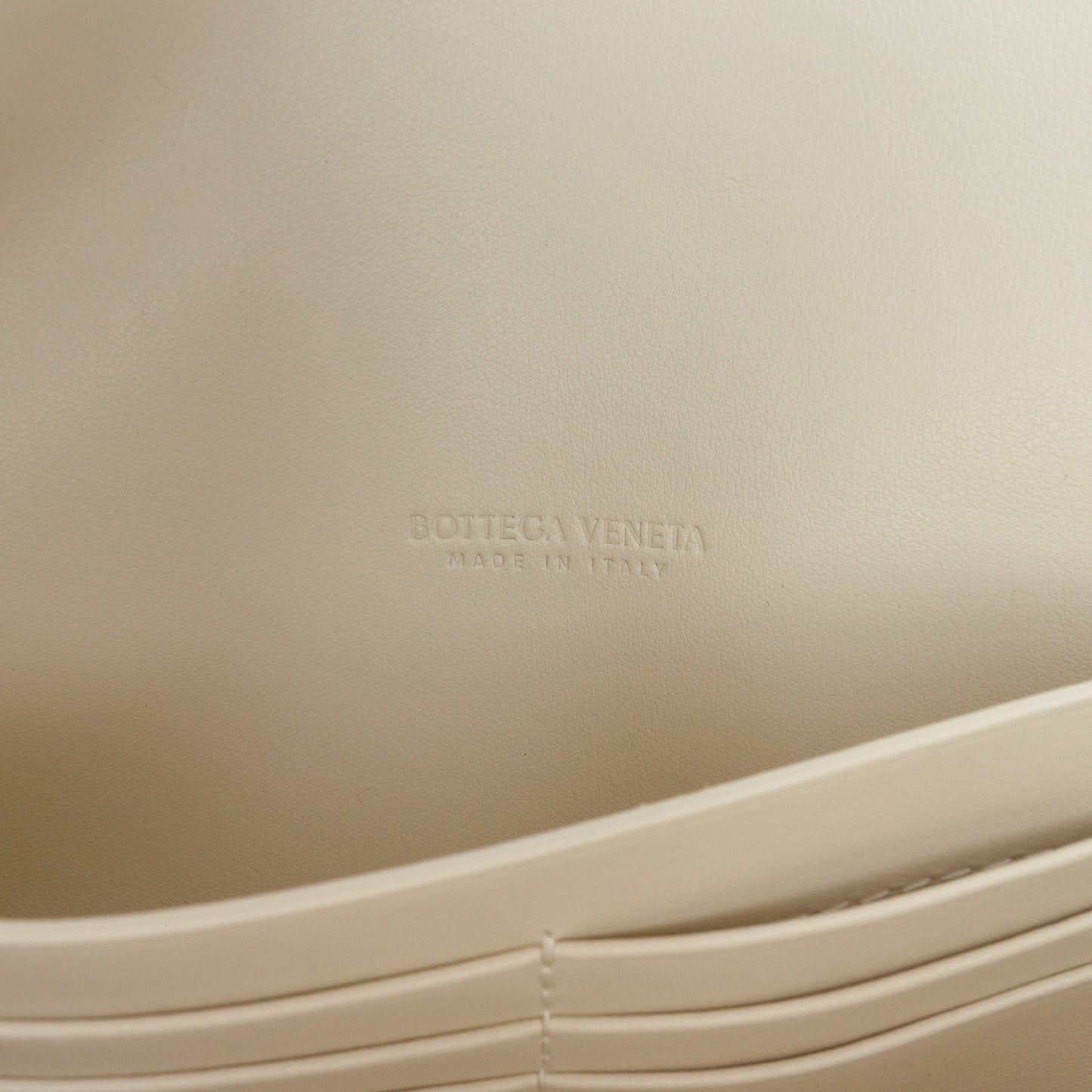 Lambskin Intrecciato Andiamo Clutch