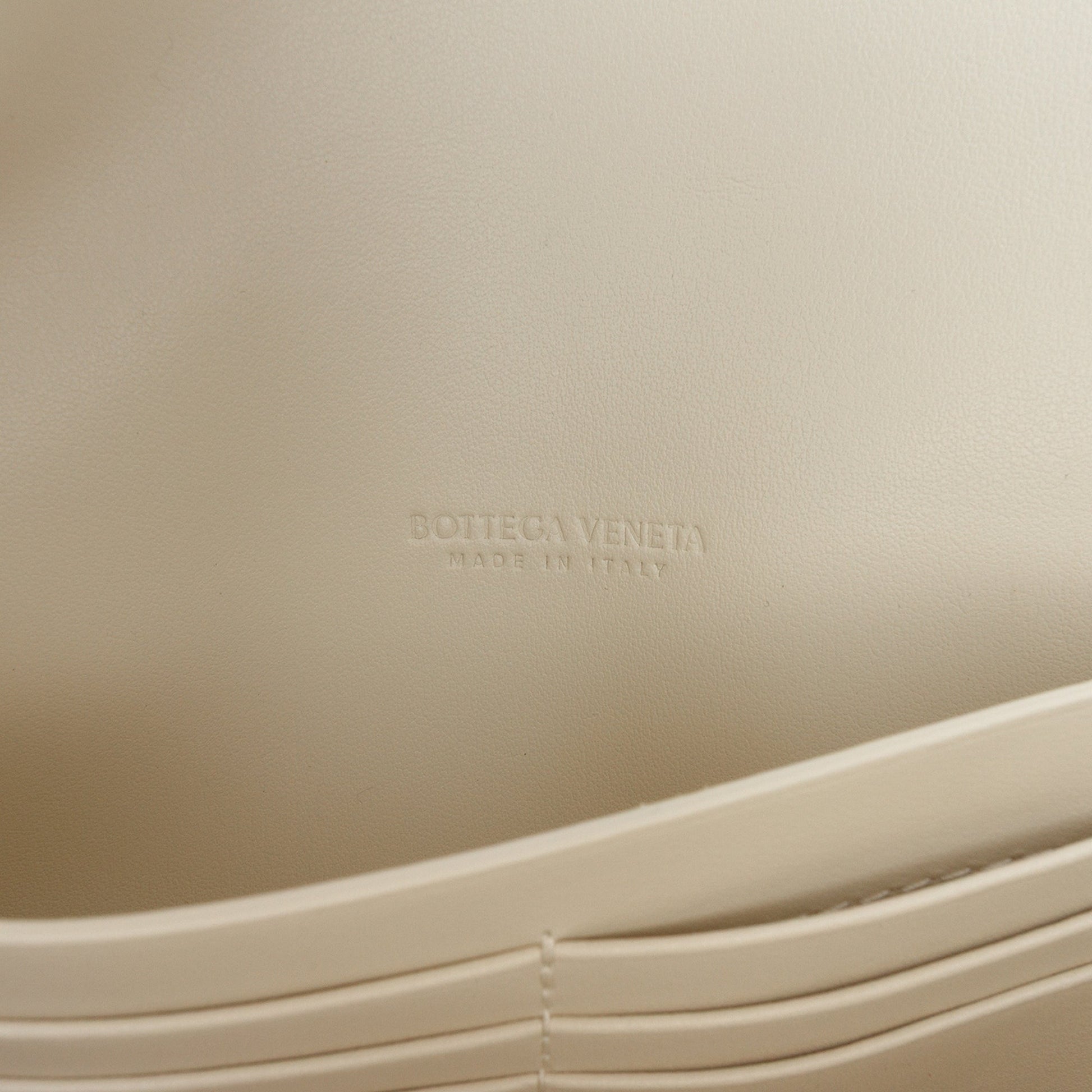 Lambskin Intrecciato Andiamo Clutch