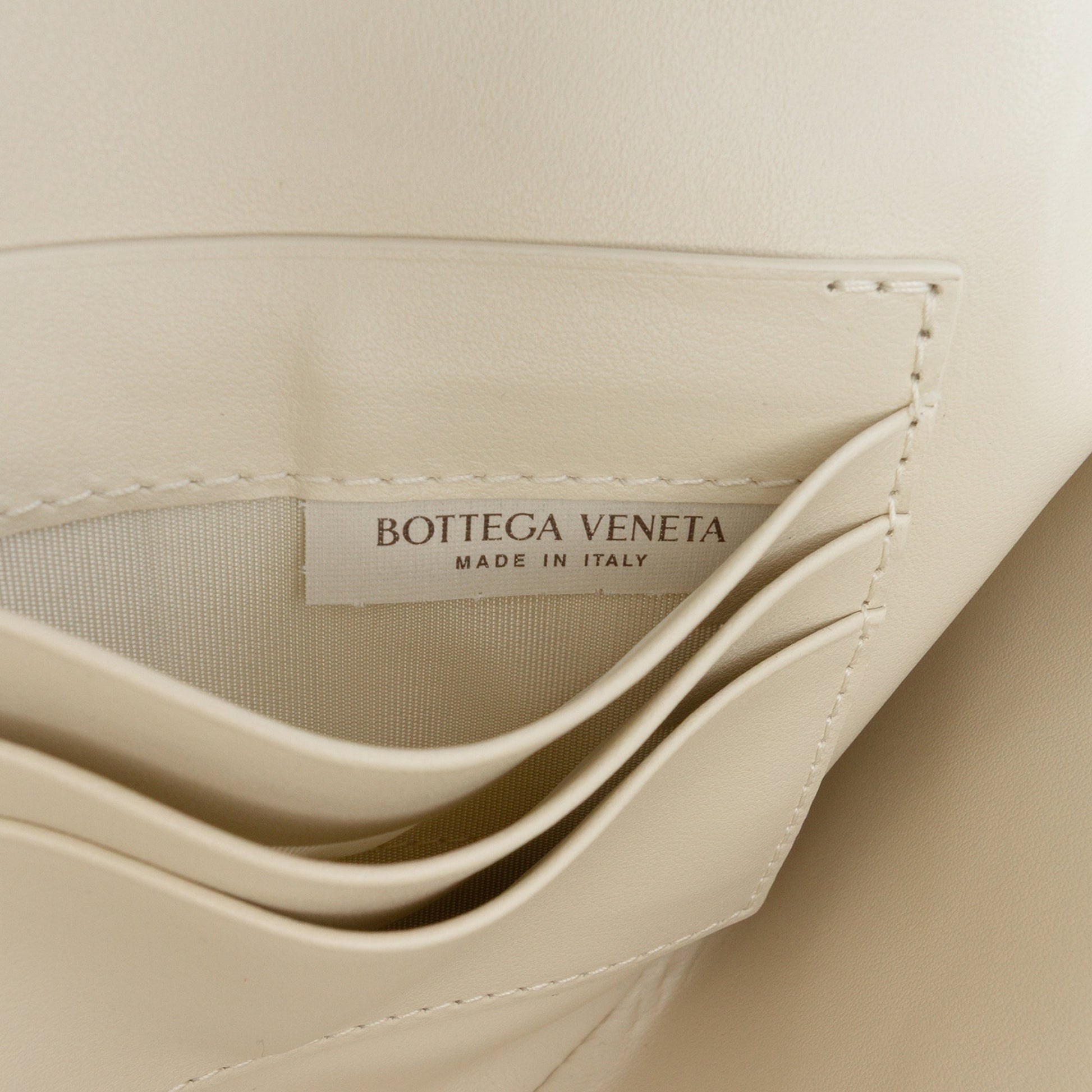 Lambskin Intrecciato Andiamo Clutch