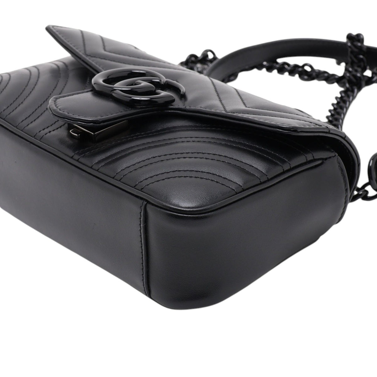Gucci Small GG Marmont Matelasse Calfskin Monochrome Shoulder Bag — Black
