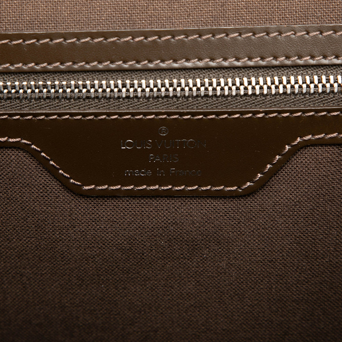 Louis Vuitton Taiga Viktor