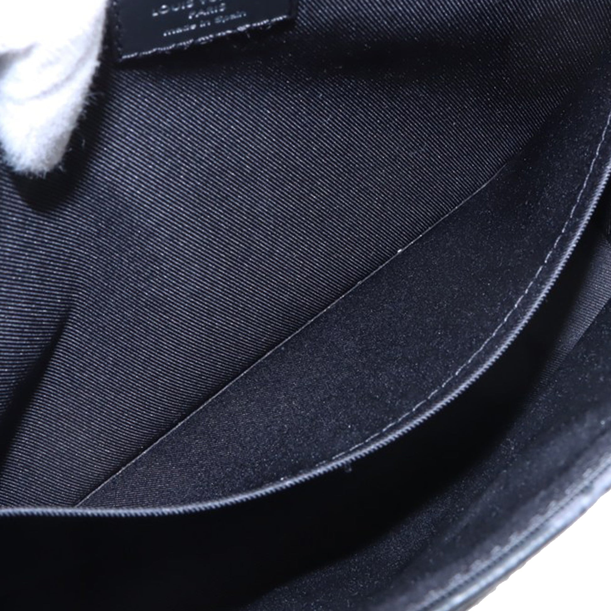 Louis Vuitton Monogram Eclipse District PM