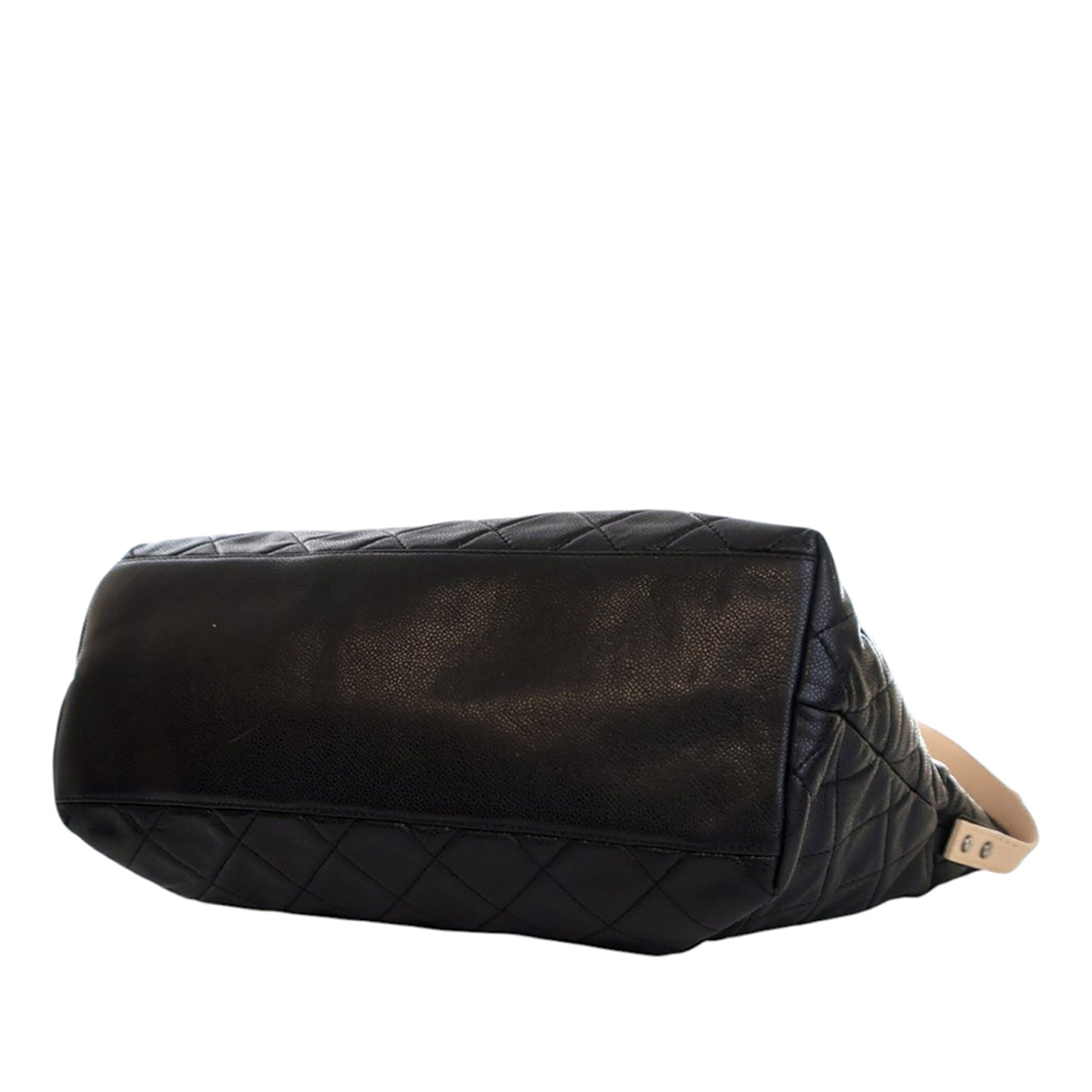 Chanel Reissue Quilted Caviar Messenger Flap