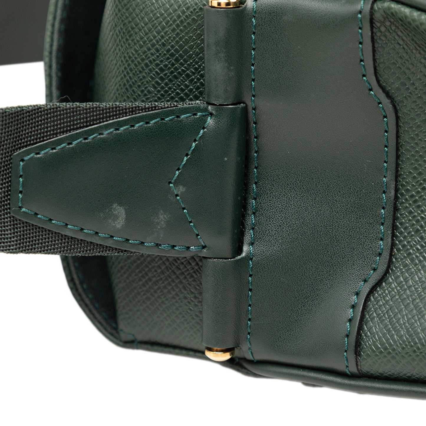 Louis Vuitton Taiga Yaranga