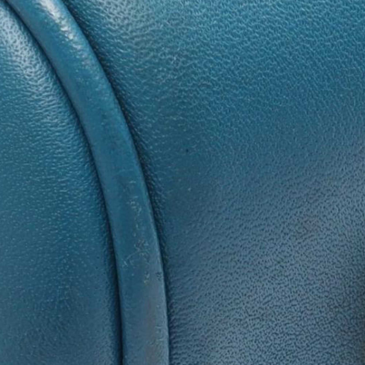 LOEWE Leather Amazona Square 19