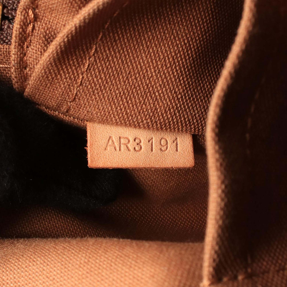 Louis Vuitton Monogram Trotteur Beaubourg — Brown