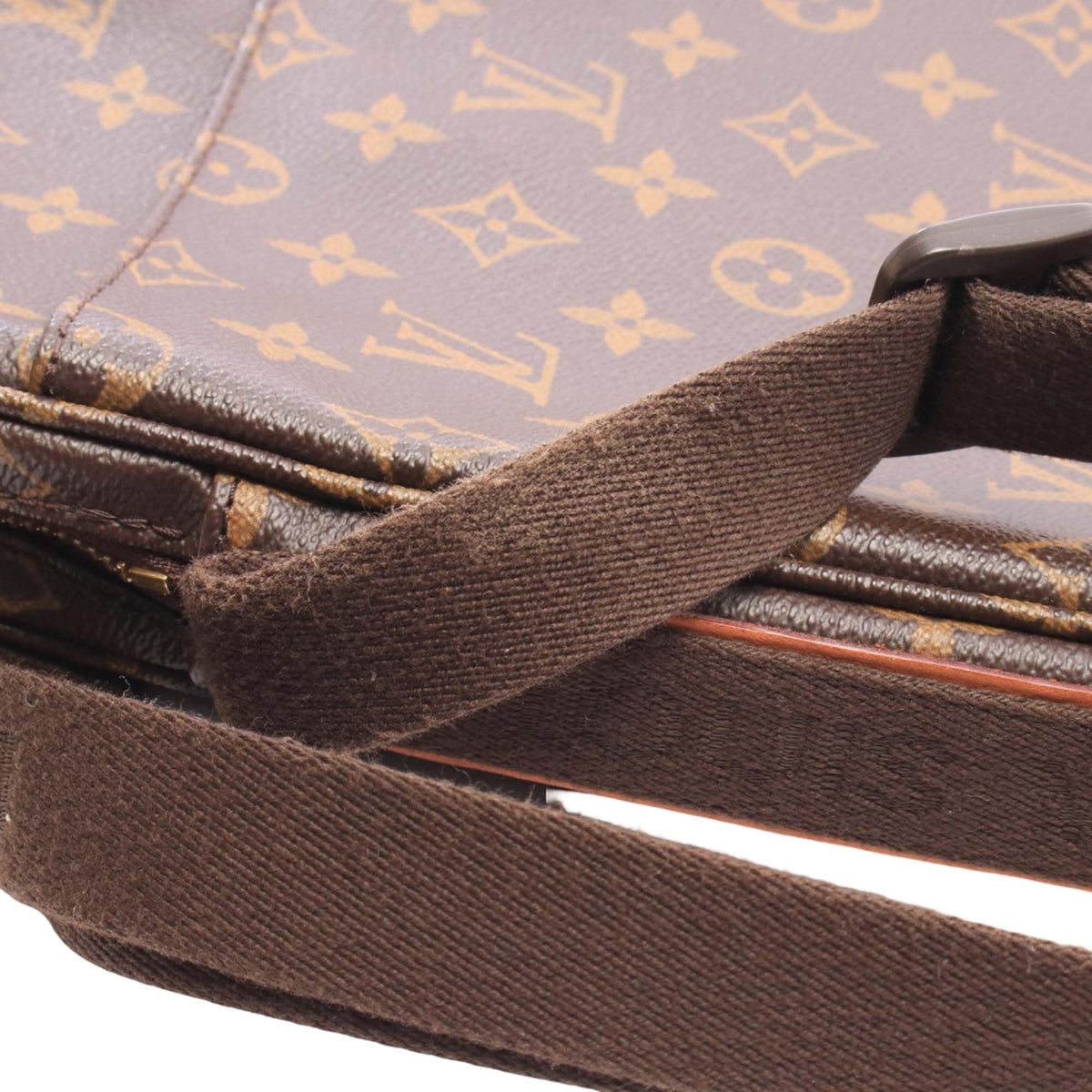 Louis Vuitton Monogram Trotteur Beaubourg — Brown